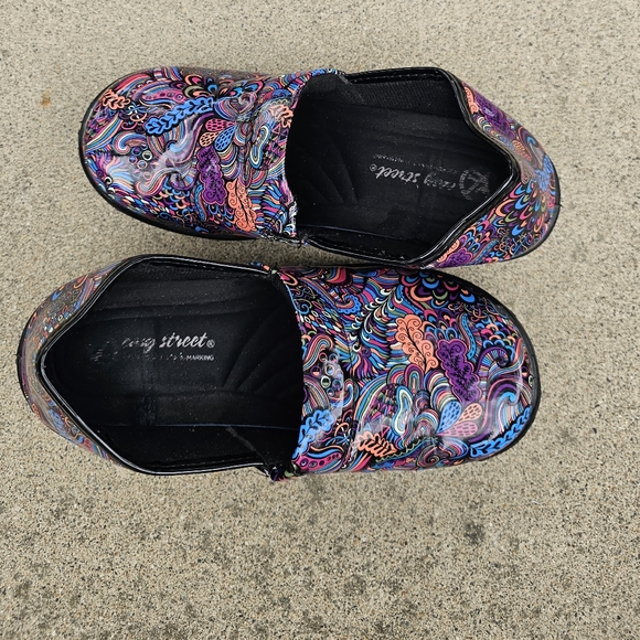 Easy Works by East Street Women’s Laurie Clog - Picture 3 of 6